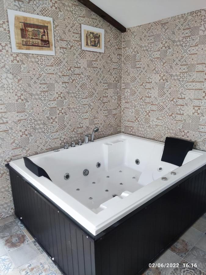Villa egipto con jacuzzi y piscina climatizada Chiclana de la Frontera Exterior foto