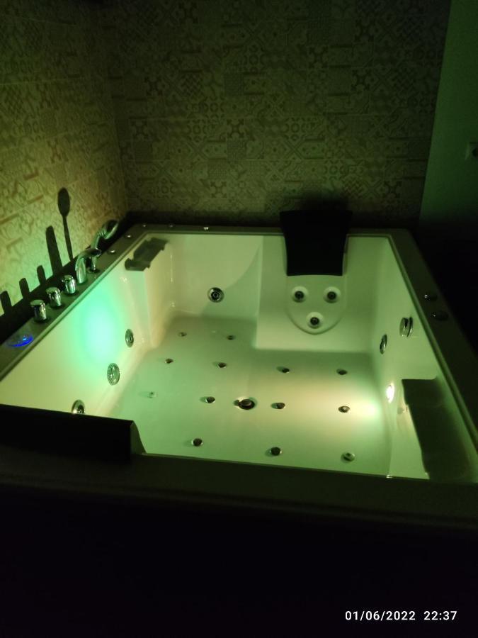 Villa egipto con jacuzzi y piscina climatizada Chiclana de la Frontera Exterior foto