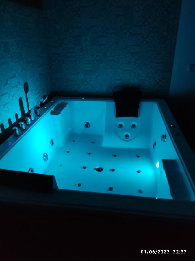 Villa egipto con jacuzzi y piscina climatizada Chiclana de la Frontera Exterior foto