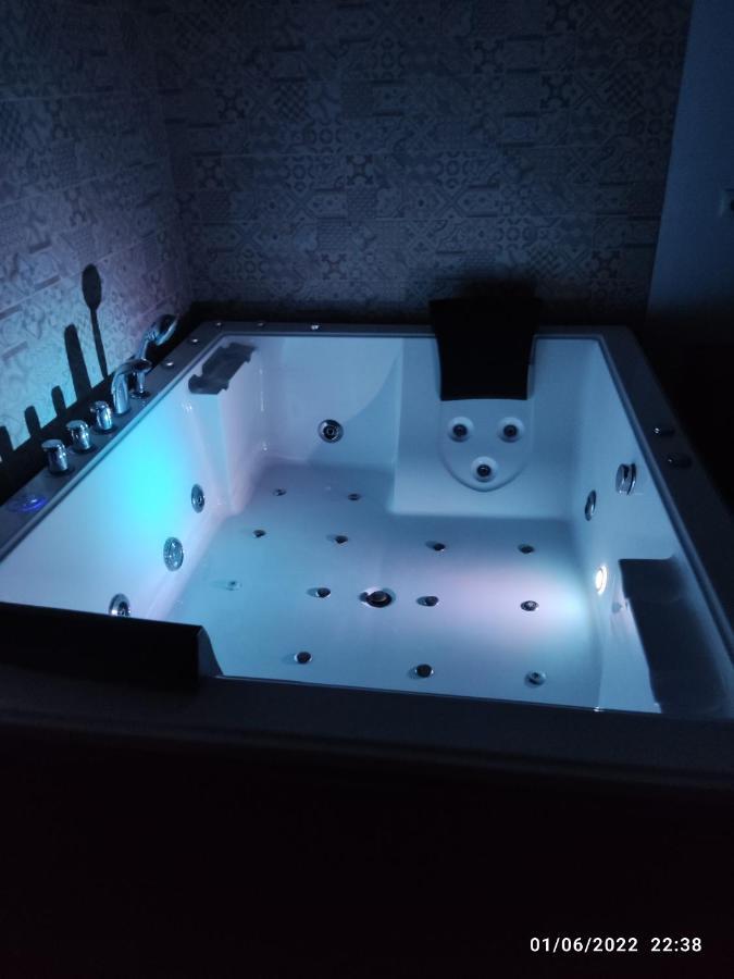 Villa egipto con jacuzzi y piscina climatizada Chiclana de la Frontera Exterior foto